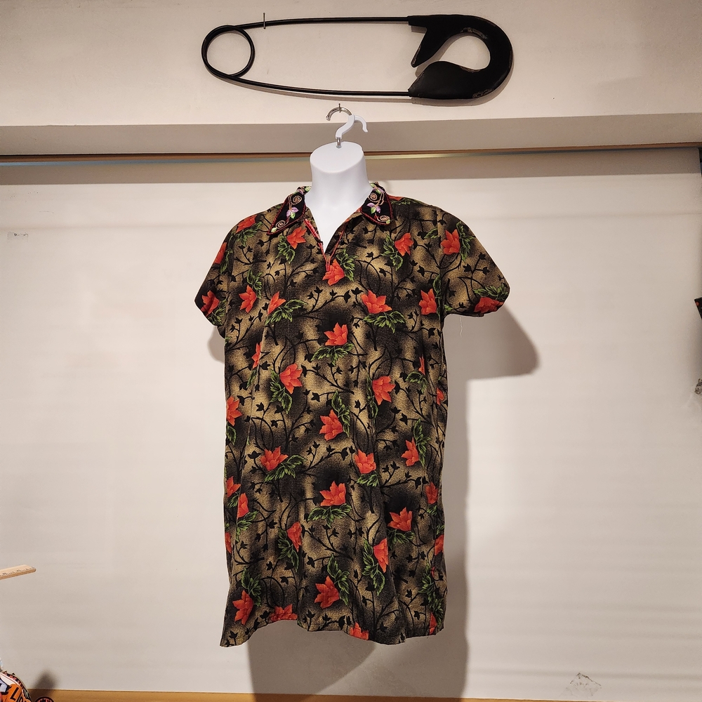 Vintage embroidered collar Black and Red Floral Mini Dress
